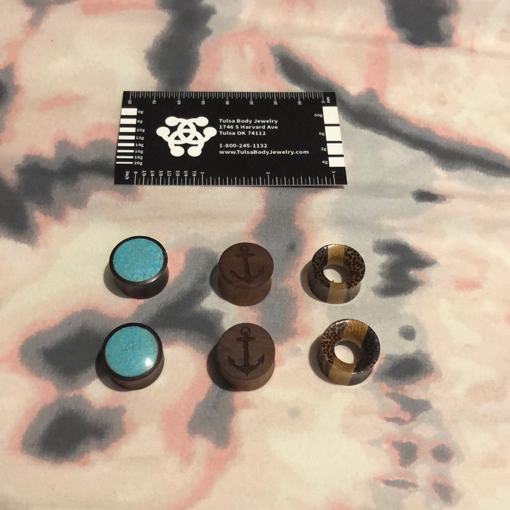 3/4in plugs. All real wood.